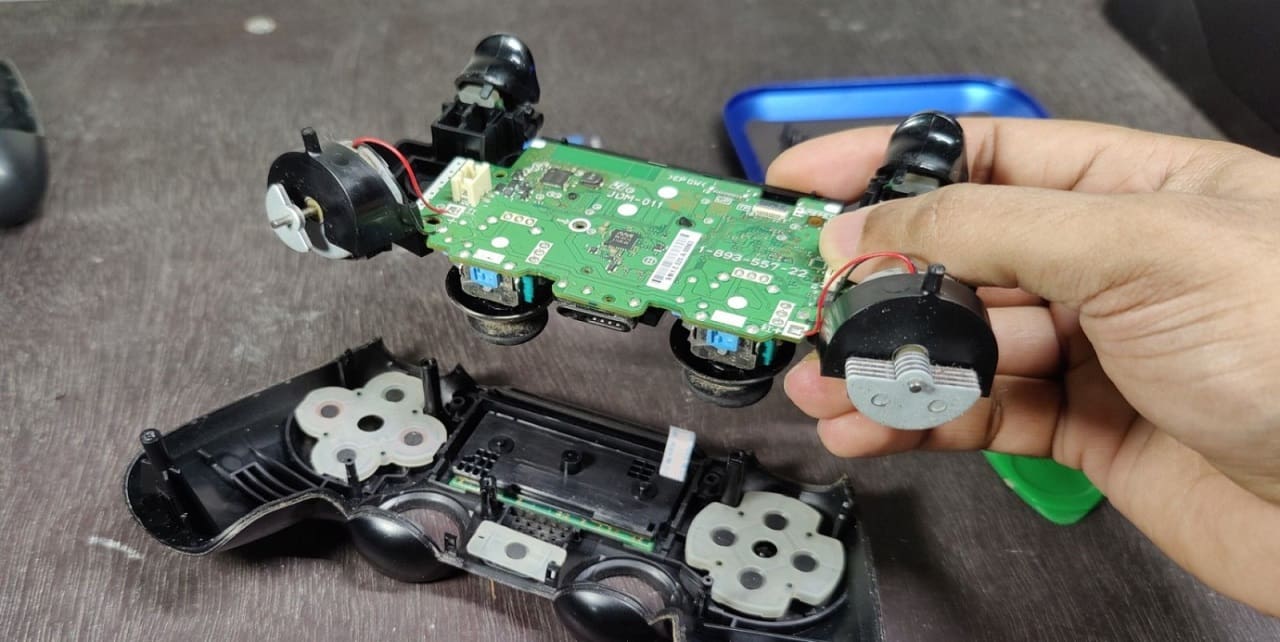 Reparatii Controller PS4 PS5